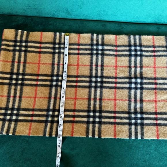Sold❌Authentic Burberry Cashmere Scarf. - Picture 13 of 15